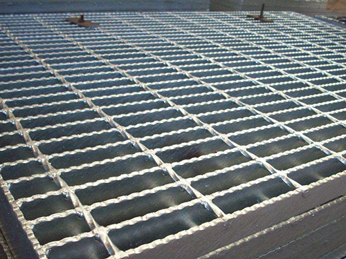 哪些情況會引起格柵板的使用壽命減少呢？