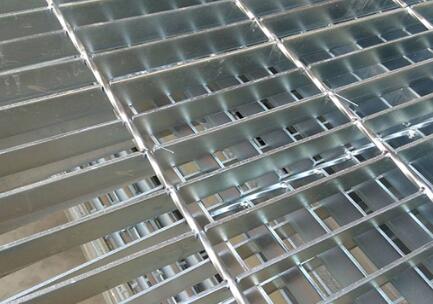 看過來，鍍鋅格柵板必知的選購注意事項！