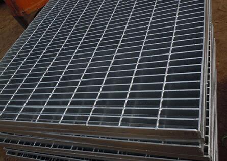 選擇鋼格板廠家需要注意這些細節(jié)